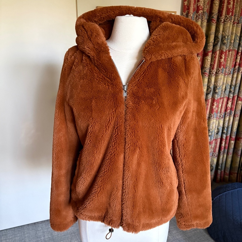 Apparis Hoodie - SO COMFY! Perfect for Winter Weather